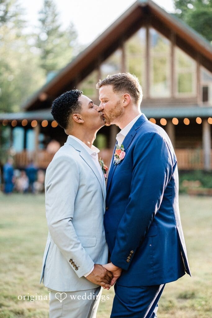 The Wallace Falls Lodge Wedding // Quinten & Connor -