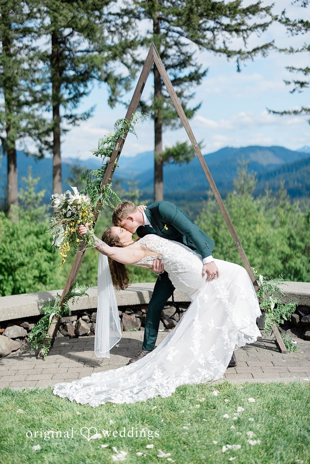 Anderson Lodge - Hilltop House Wedding // Nicole & Hunter -