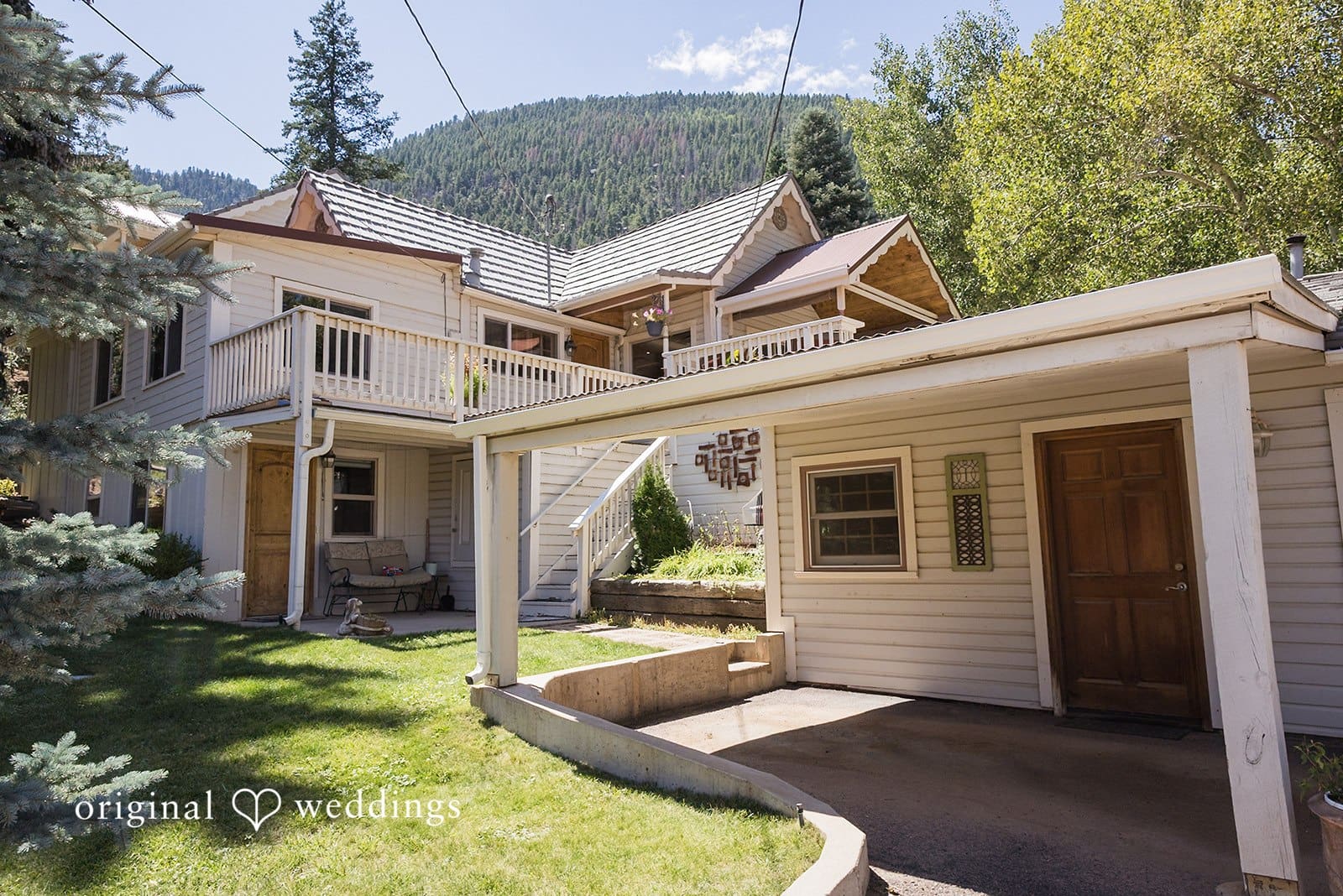 Colorado Backyard Wedding // Melinda & Miguel -