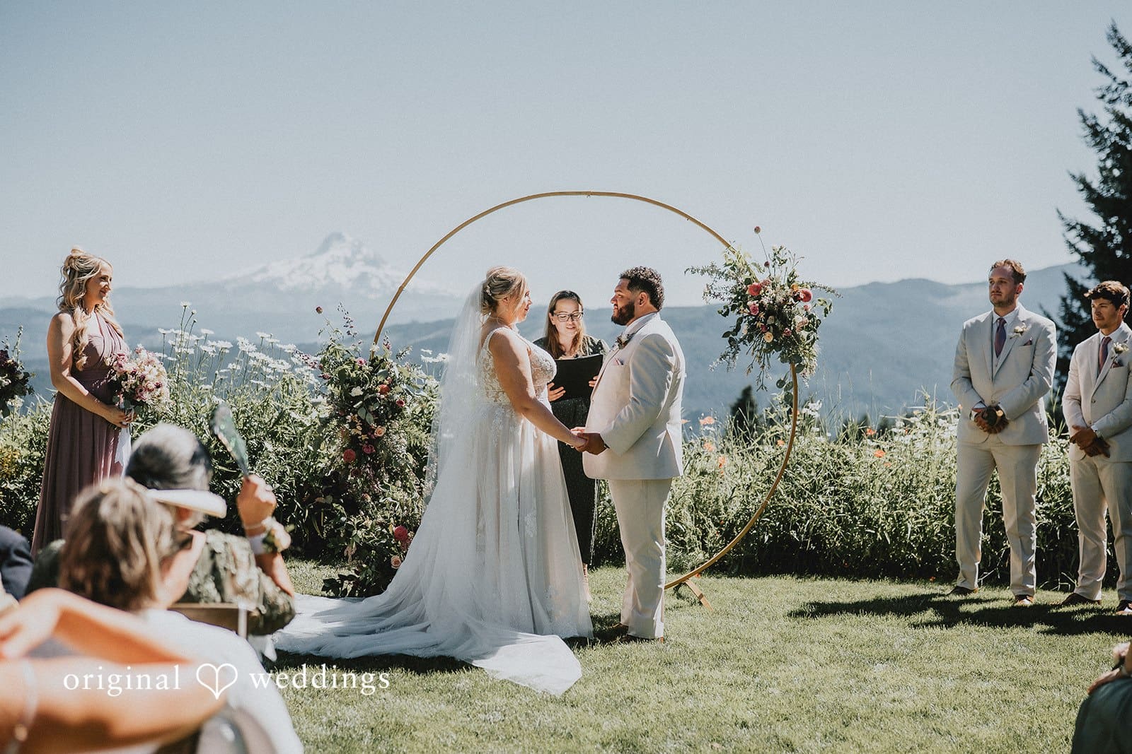 Gorge Crest Vineyards Wedding // Daphne & Daniel -