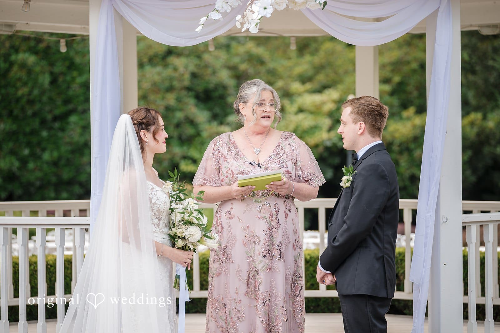 Lakeside Gardens Wedding // Alisa & Ramzey -