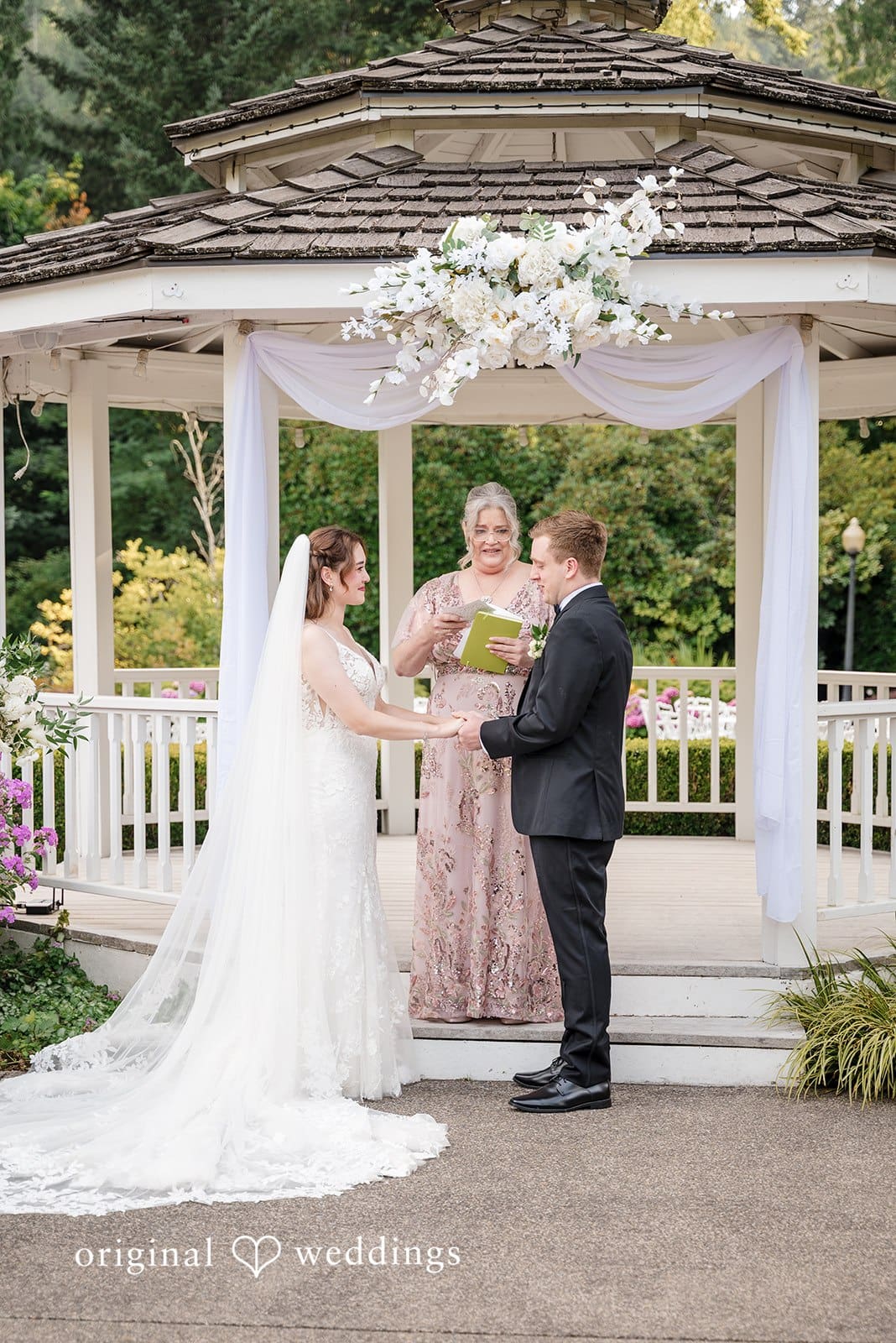 Lakeside Gardens Wedding // Alisa & Ramzey -