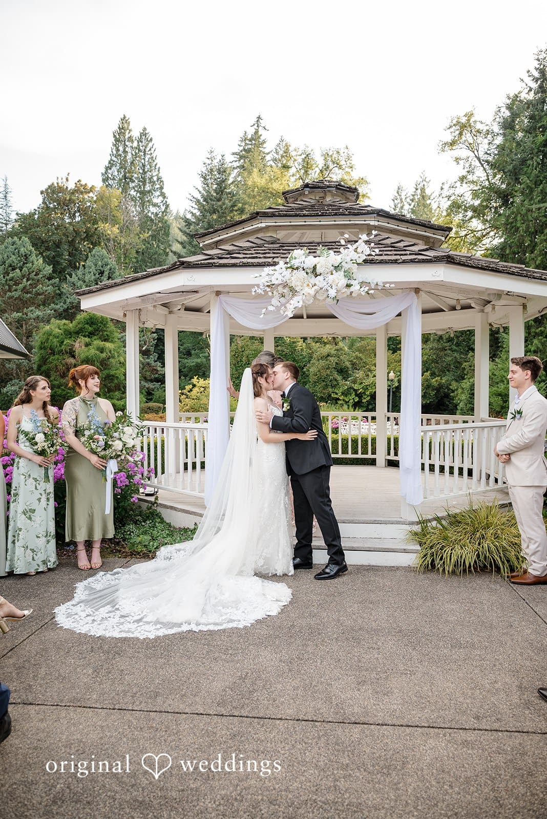 Lakeside Gardens Wedding // Alisa & Ramzey -