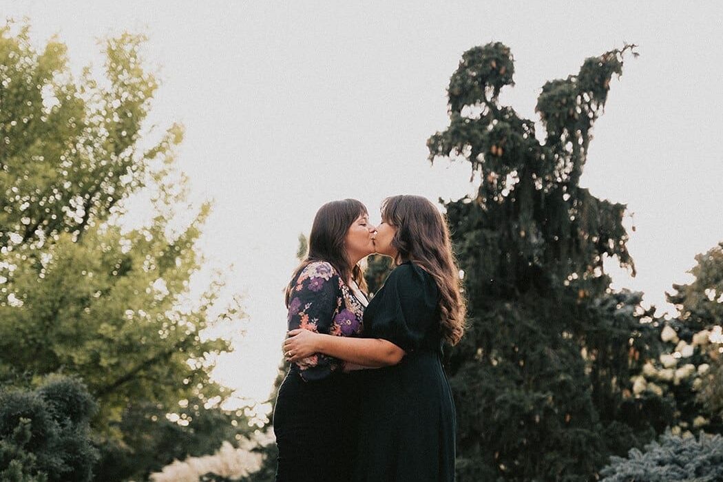 Minnesota Landscape Arboretum Engagement // Amanda & Stacia -