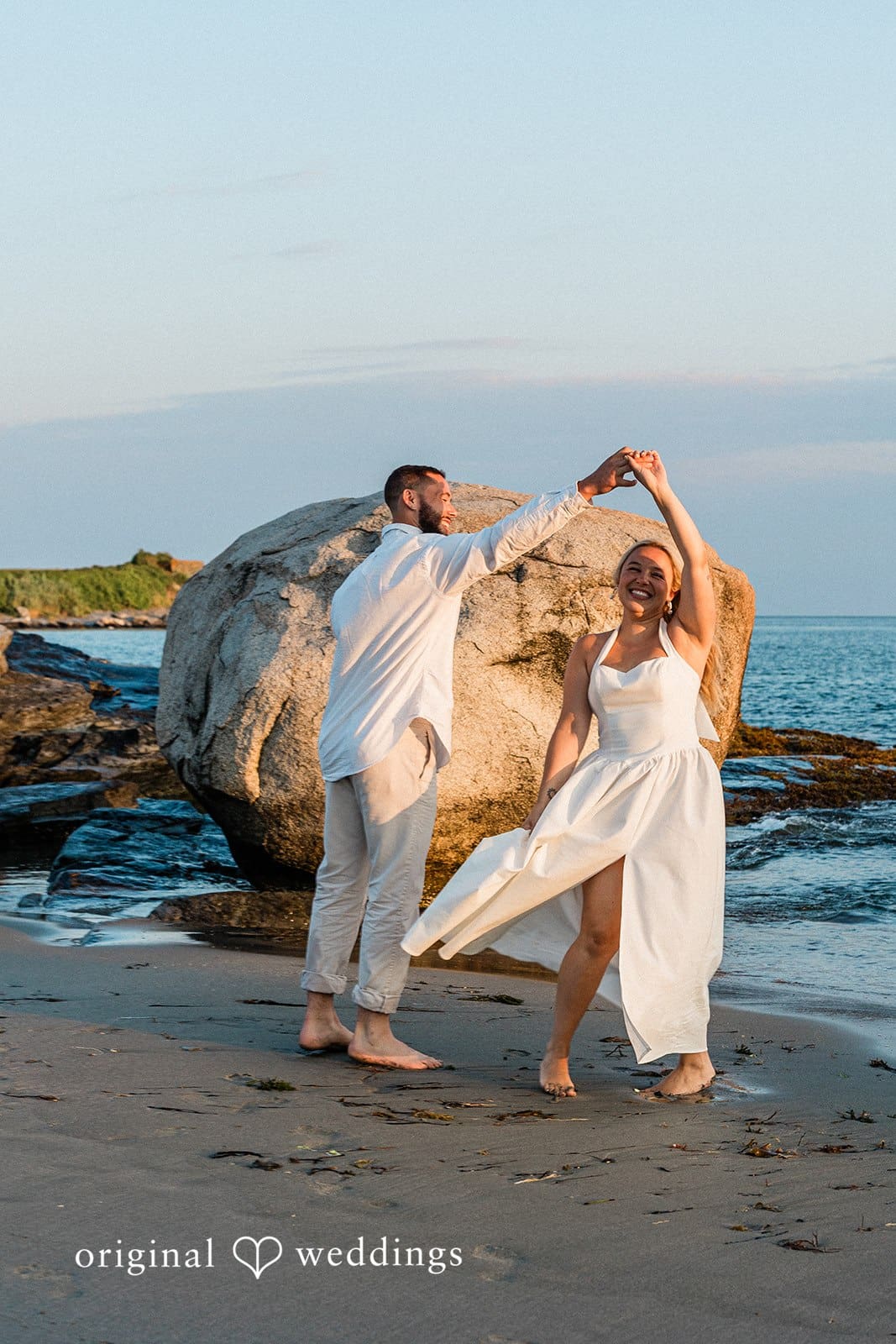 Ocean Drive in Newport Engagement // Taylor & Andrew -