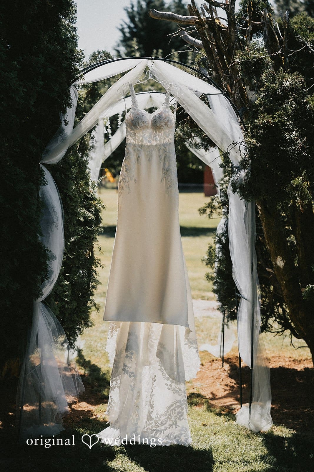 Oregon Backyard Wedding // Declan & Holly -
