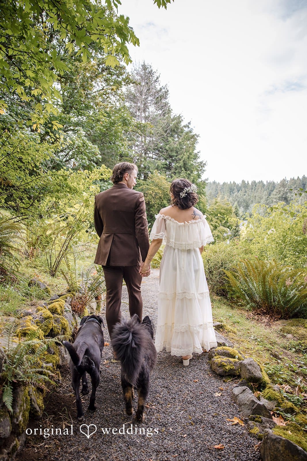 Oregon Backyard Wedding // Nicolette & Michael -