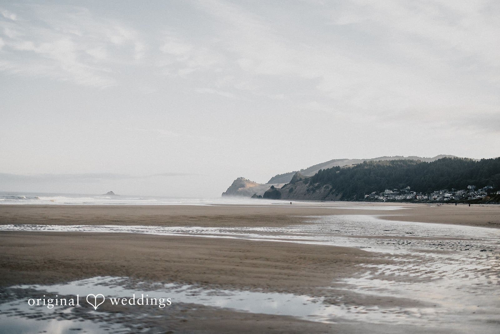 Roads End Beach Wedding // Kassi & Nolan -