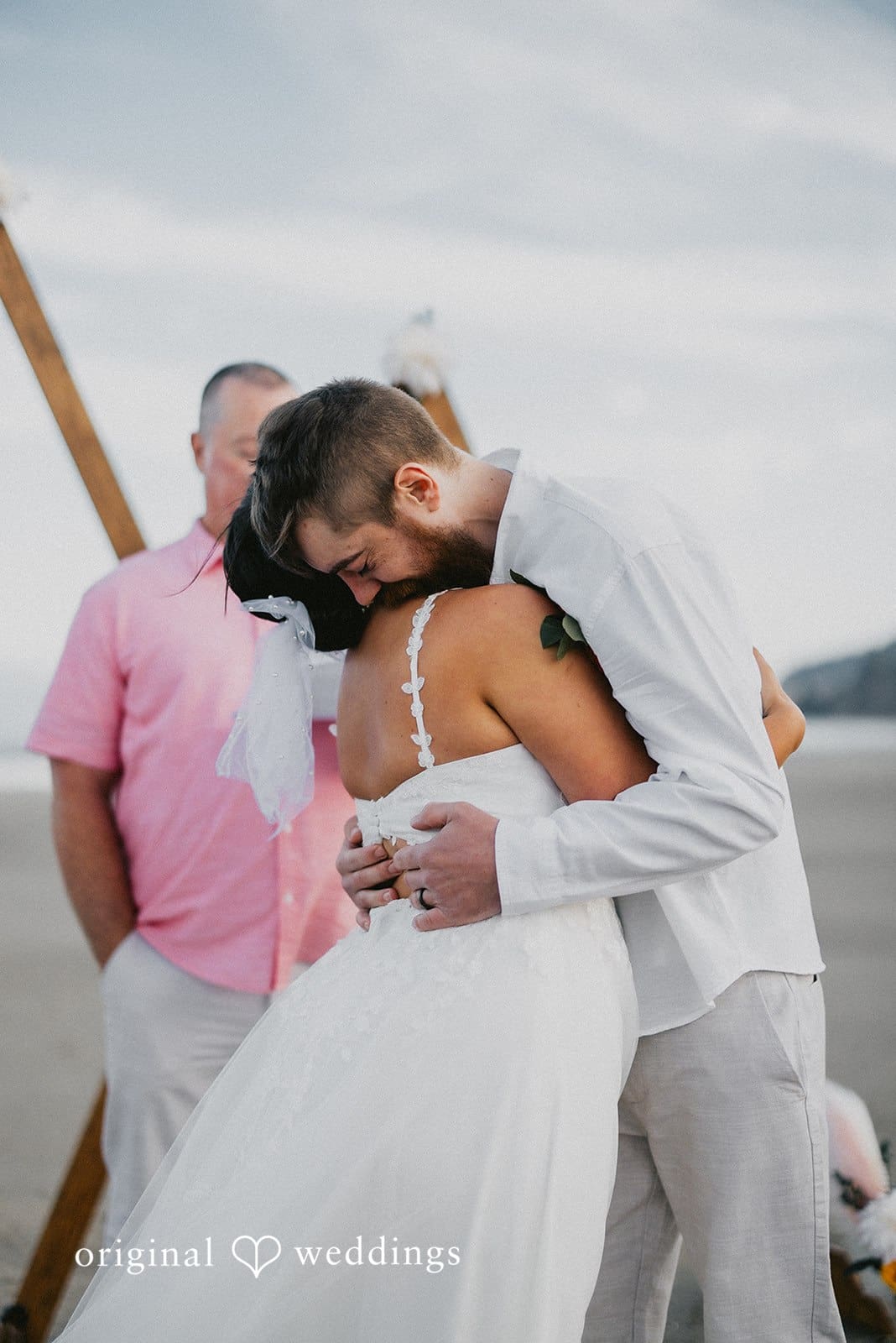 Roads End Beach Wedding // Kassi & Nolan -