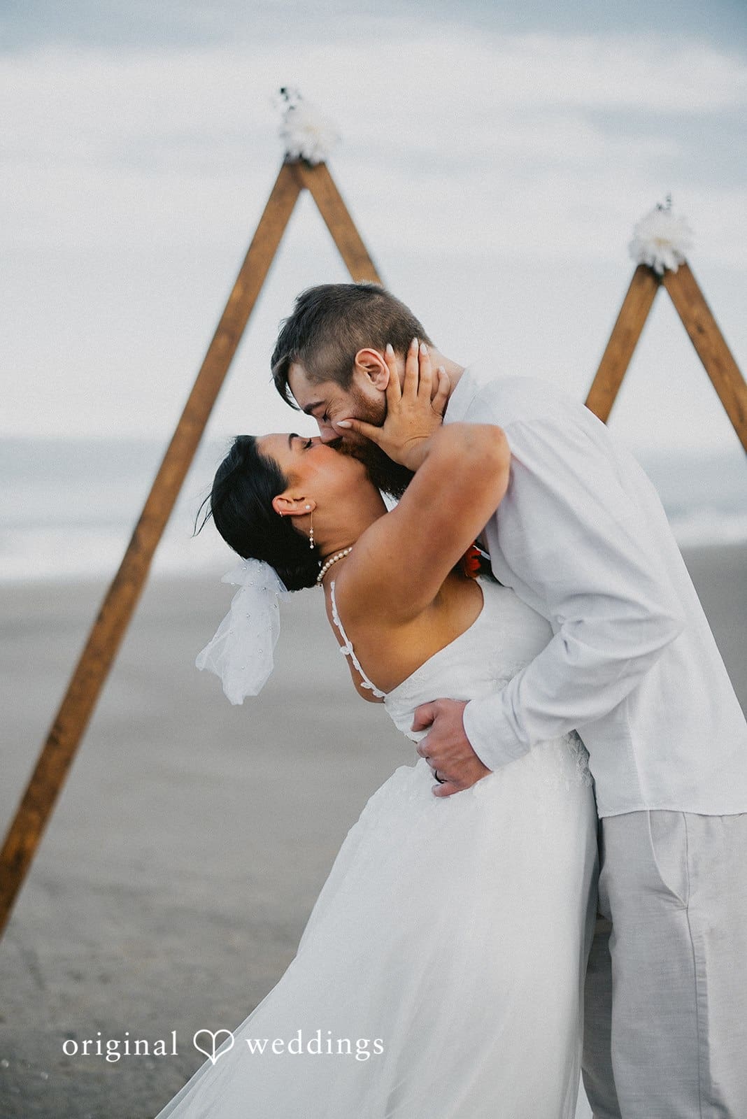 Roads End Beach Wedding // Kassi & Nolan -