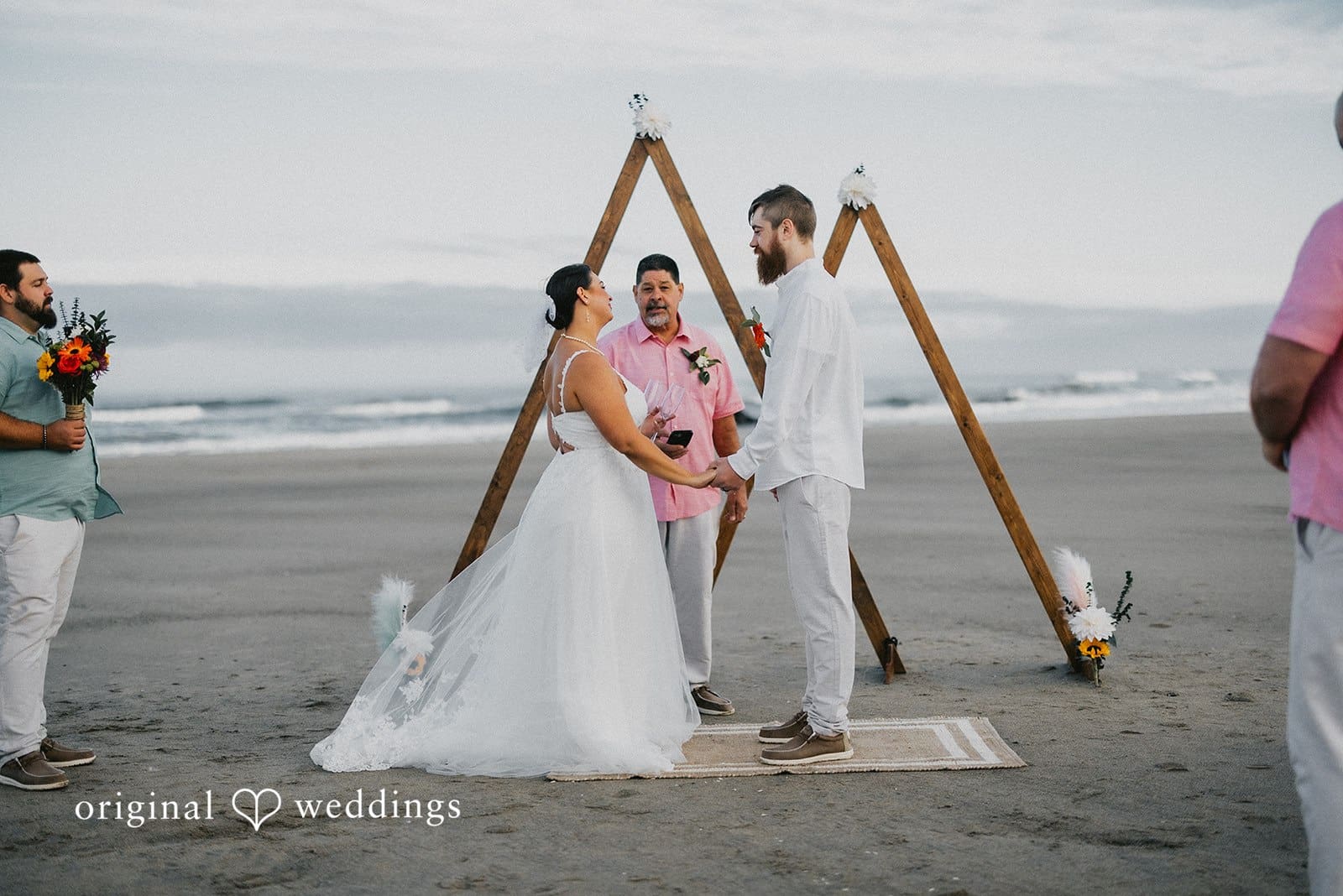 Roads End Beach Wedding // Kassi & Nolan -