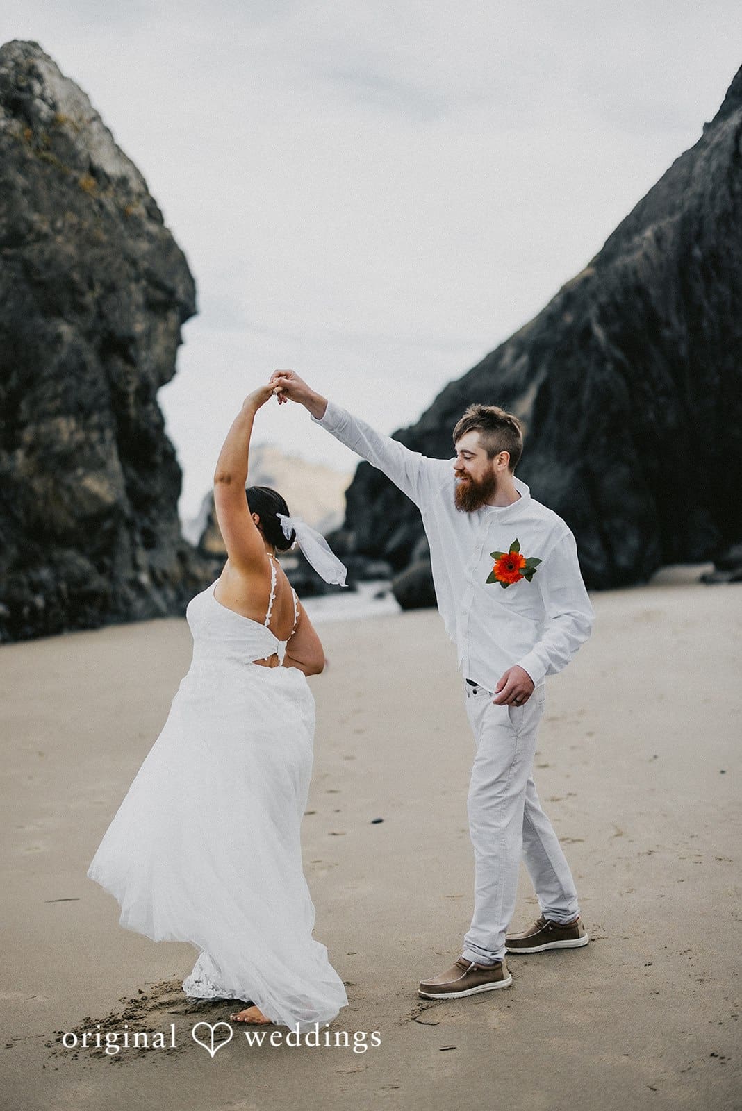 Roads End Beach Wedding // Kassi & Nolan -