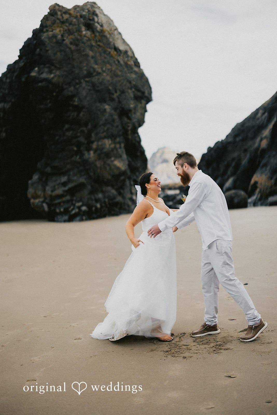 Roads End Beach Wedding // Kassi & Nolan -