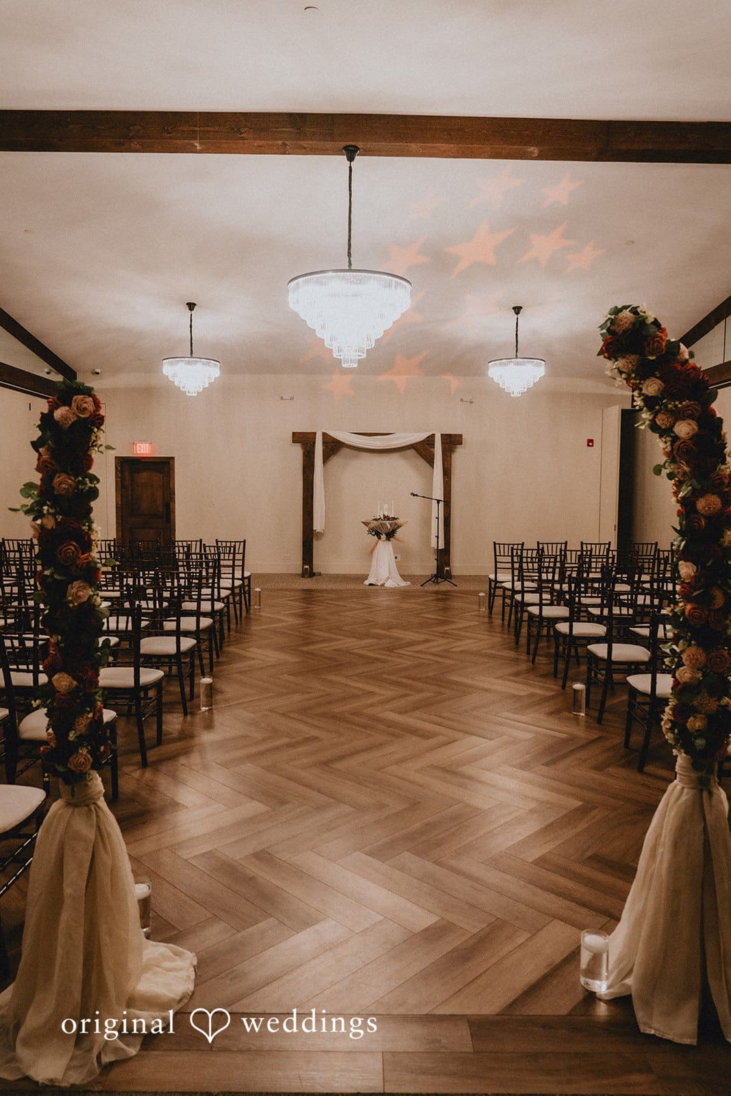 Signature Barn Banquet Hall Wedding // Jessica & Kevin -
