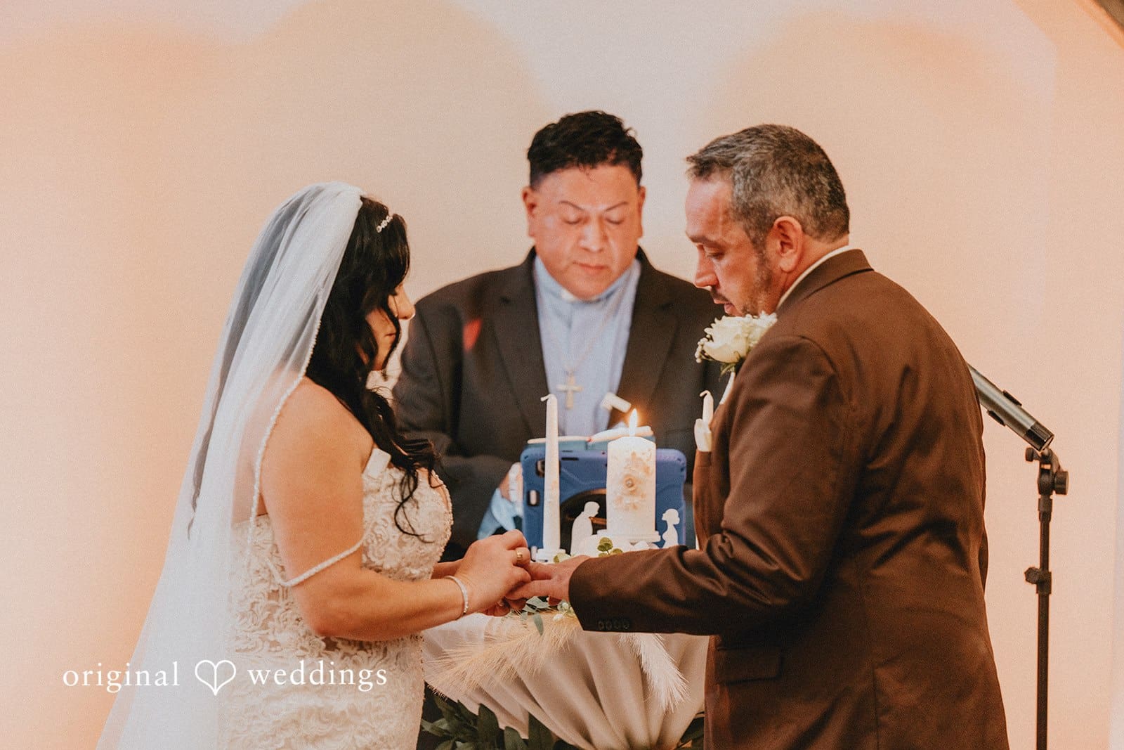 Signature Barn Banquet Hall Wedding // Jessica & Kevin -