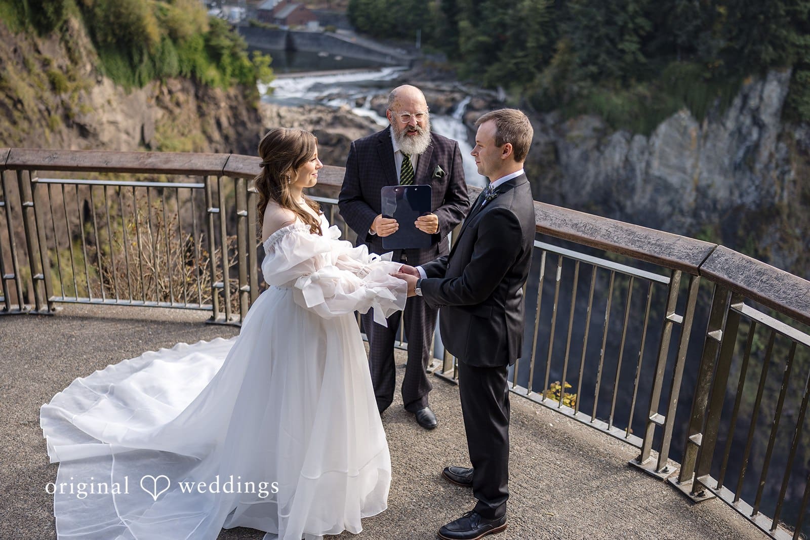 Snoqualmie Falls Wedding // Lela & Michael -