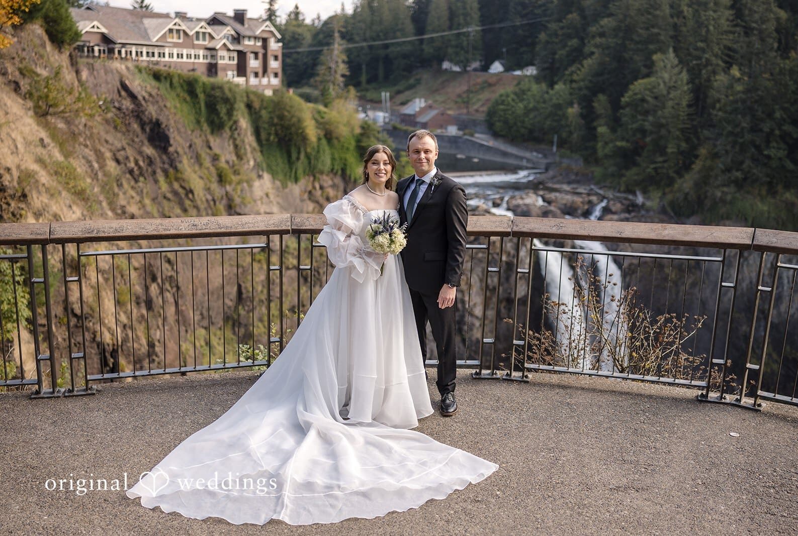Snoqualmie Falls Wedding // Lela & Michael -