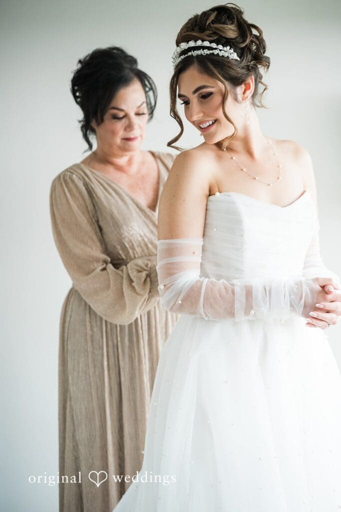 The Armour House Wedding // Samantha & James in Airy Style -
