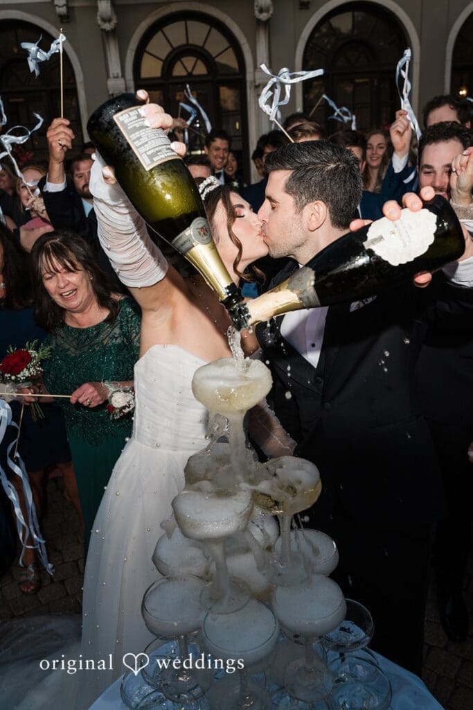 The Armour House Wedding // Samantha & James in Airy Style -