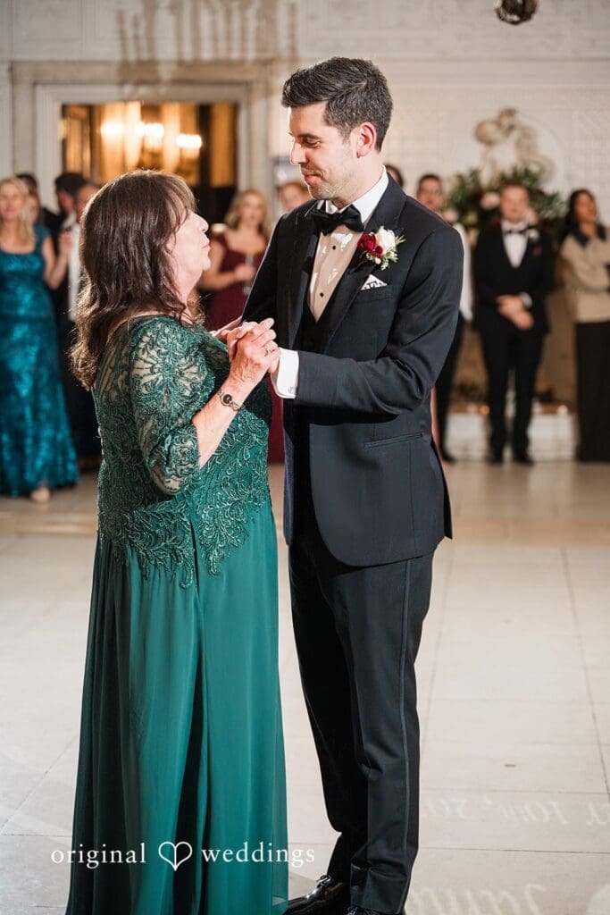 The Armour House Wedding // Samantha & James in Airy Style -