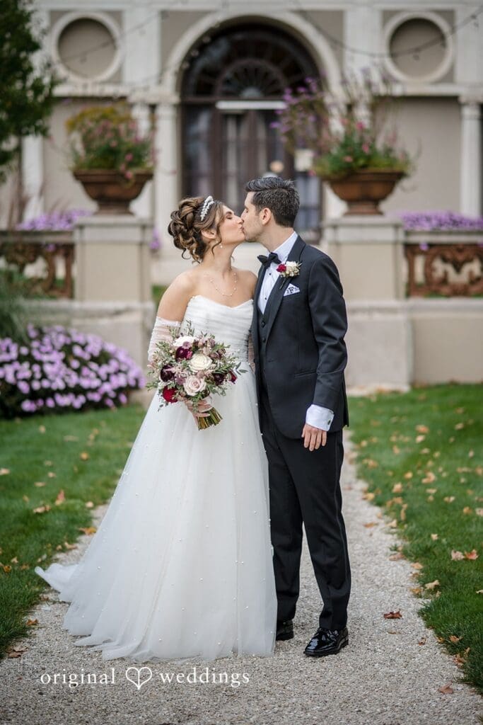The Armour House Wedding // Samantha & James in Timeless Style -