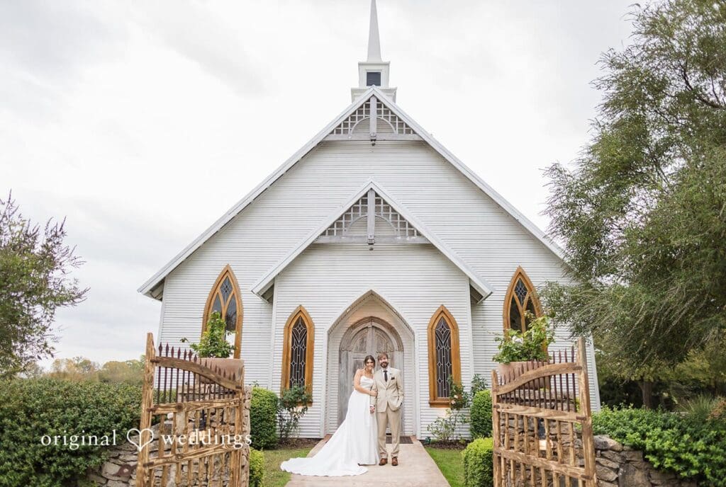 Jared + Brooke The Brooks at Weatherford Wedding // Jared & Brooke -
