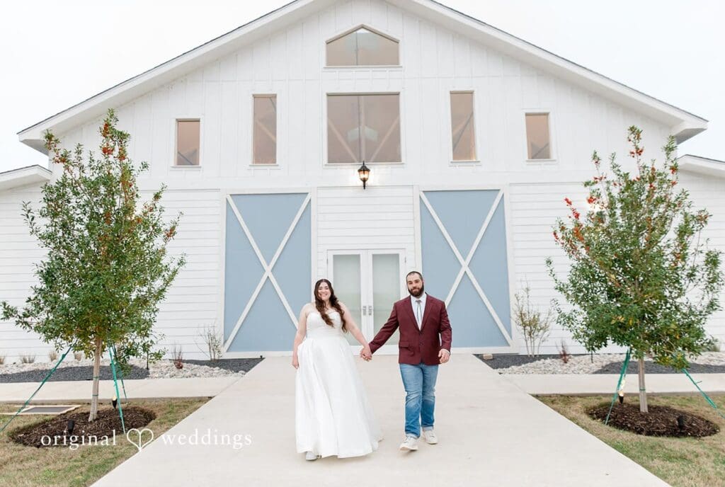 Jillian + Darrell The Cinnamon Barn Wedding // Jillian & Darrell -