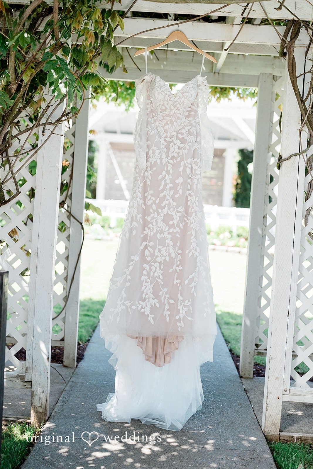 The Nantucket Inn Anacortes Wedding // Kendall & Dean -