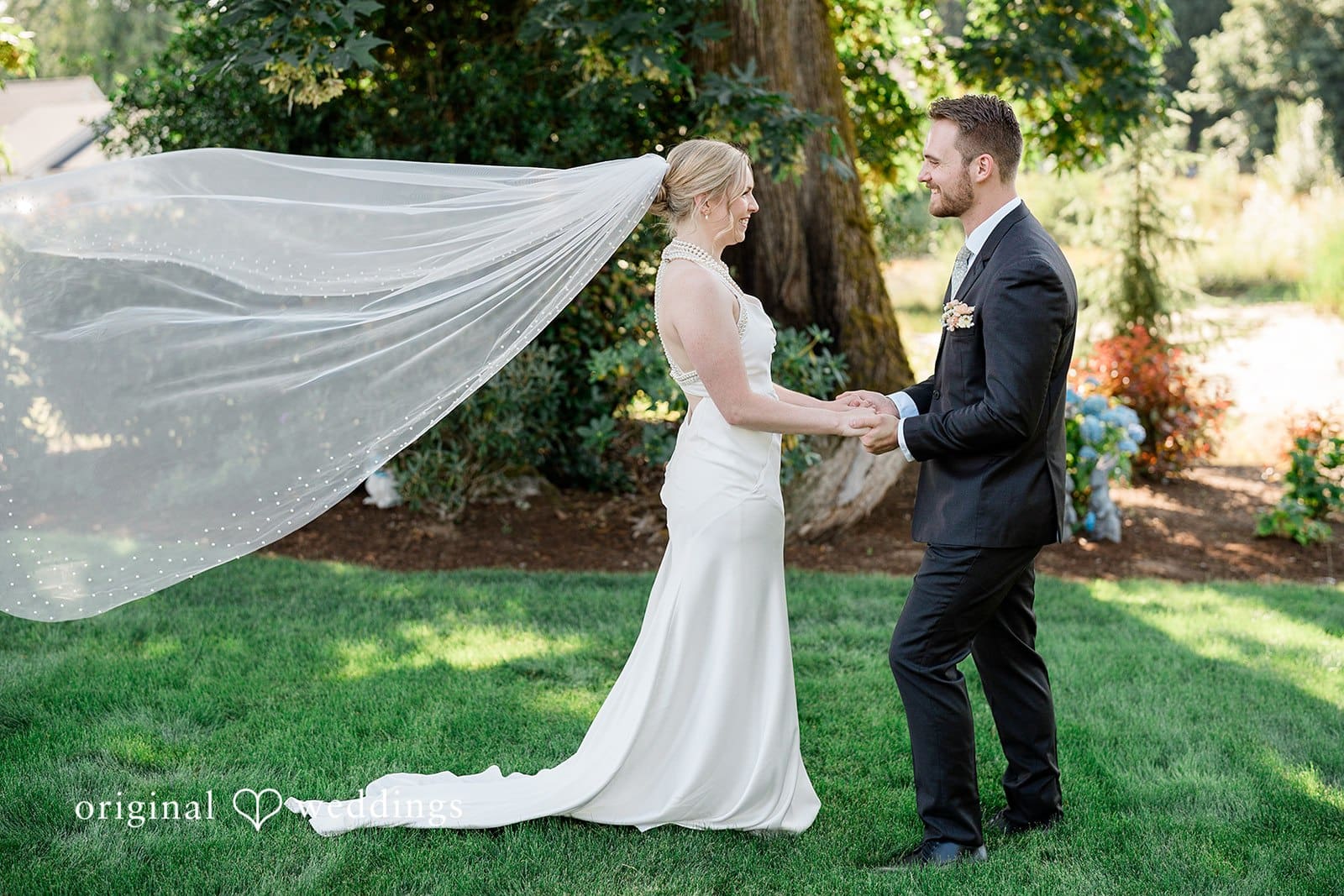 Washington Backyard Wedding // Madeleine & Jason -