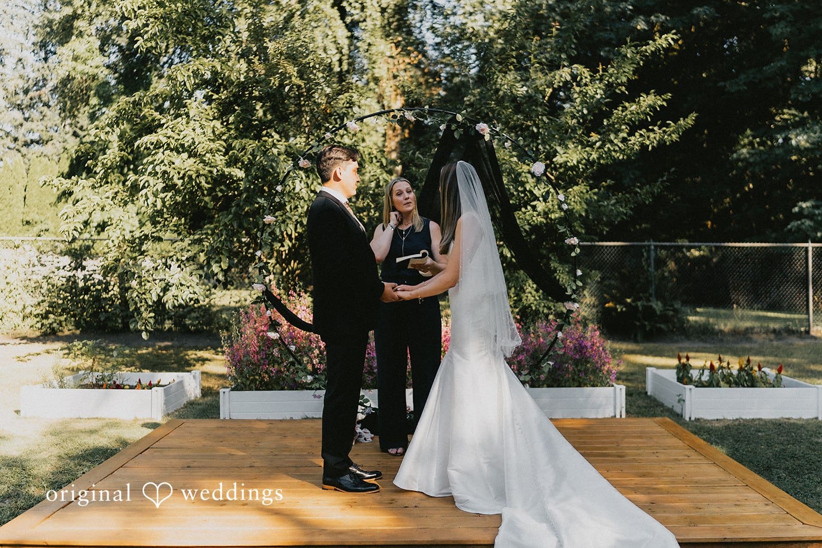Washington Backyard Wedding // Melanie & Darian -