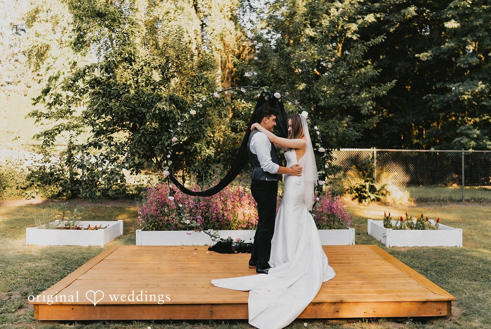 Washington Backyard Wedding // Melanie & Darian -
