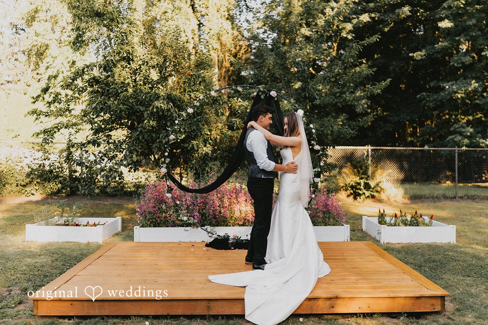 Washington Backyard Wedding // Melanie & Darian -