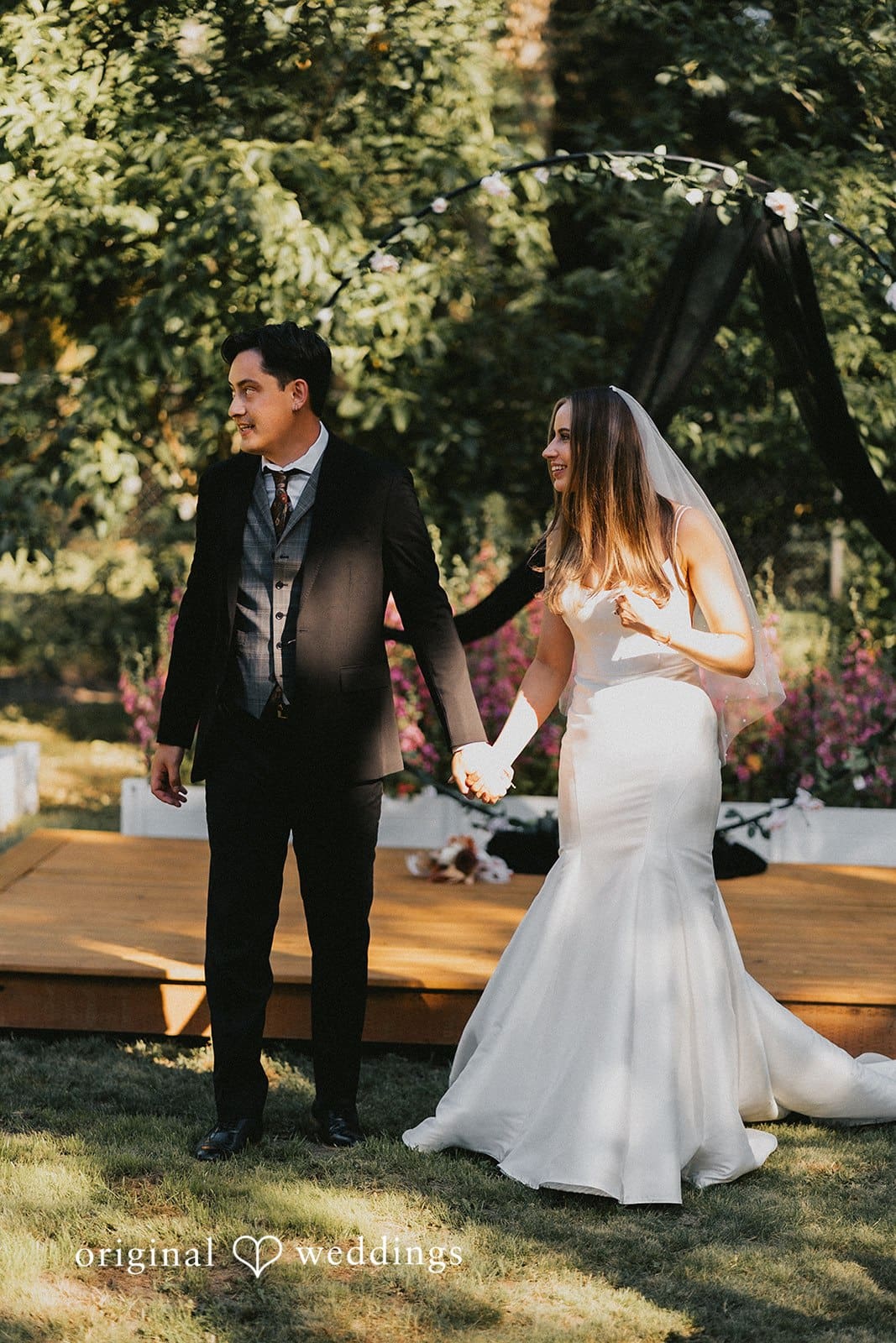 Washington Backyard Wedding // Melanie & Darian -