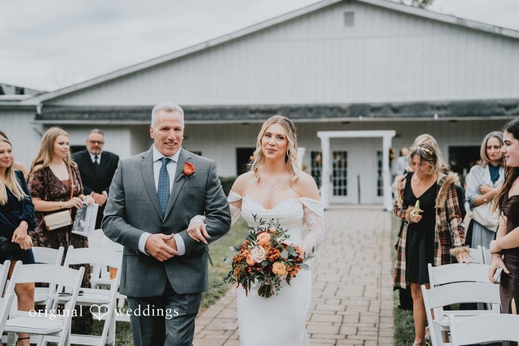 550__A922338-1 The Farmhouse Wedding // Angela & Logan -