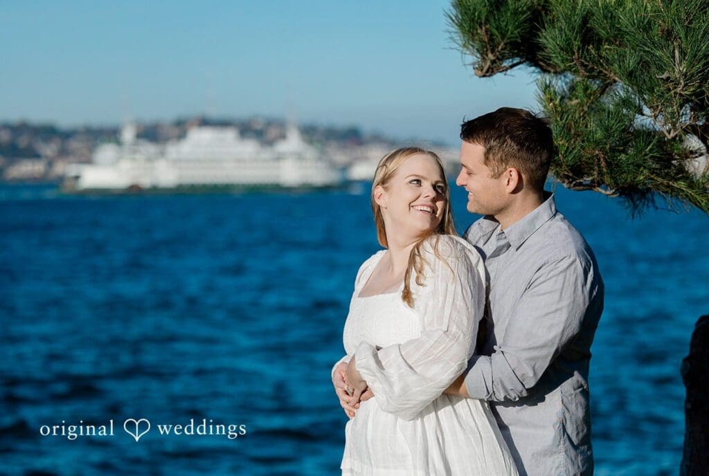 Tracey + Zachary Alki Beach Pier Engagement // Tracey & Zachary -
