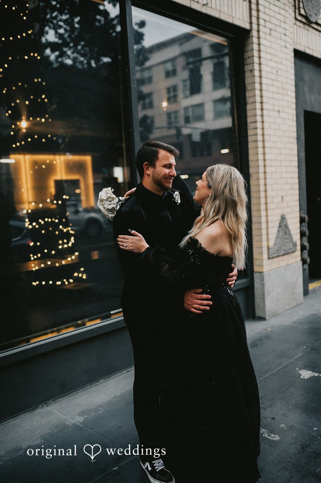 Embassy Suites Downtown Portland Wedding // Demeraye & Austin -