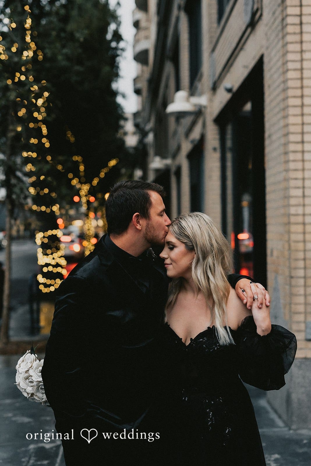 Embassy Suites Downtown Portland Wedding // Demeraye & Austin -