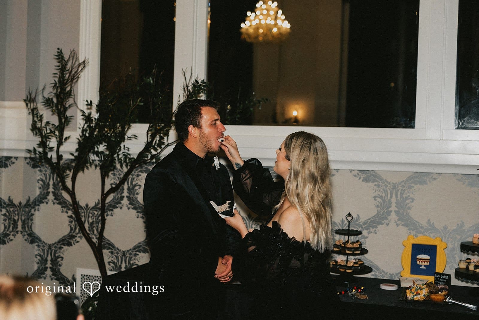 Embassy Suites Downtown Portland Wedding // Demeraye & Austin -