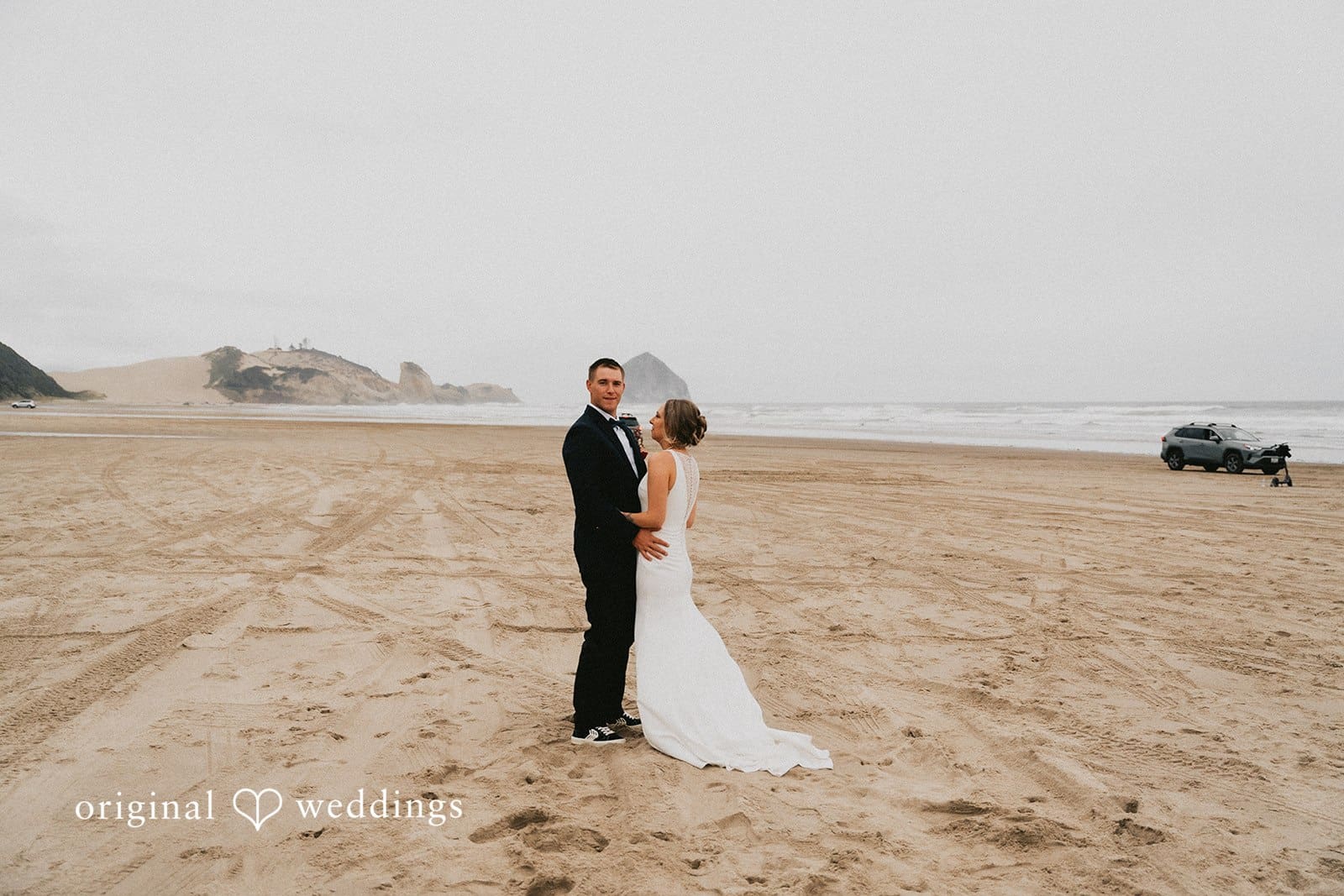 McPhillips Beach Wedding // Courtney & Bradley -
