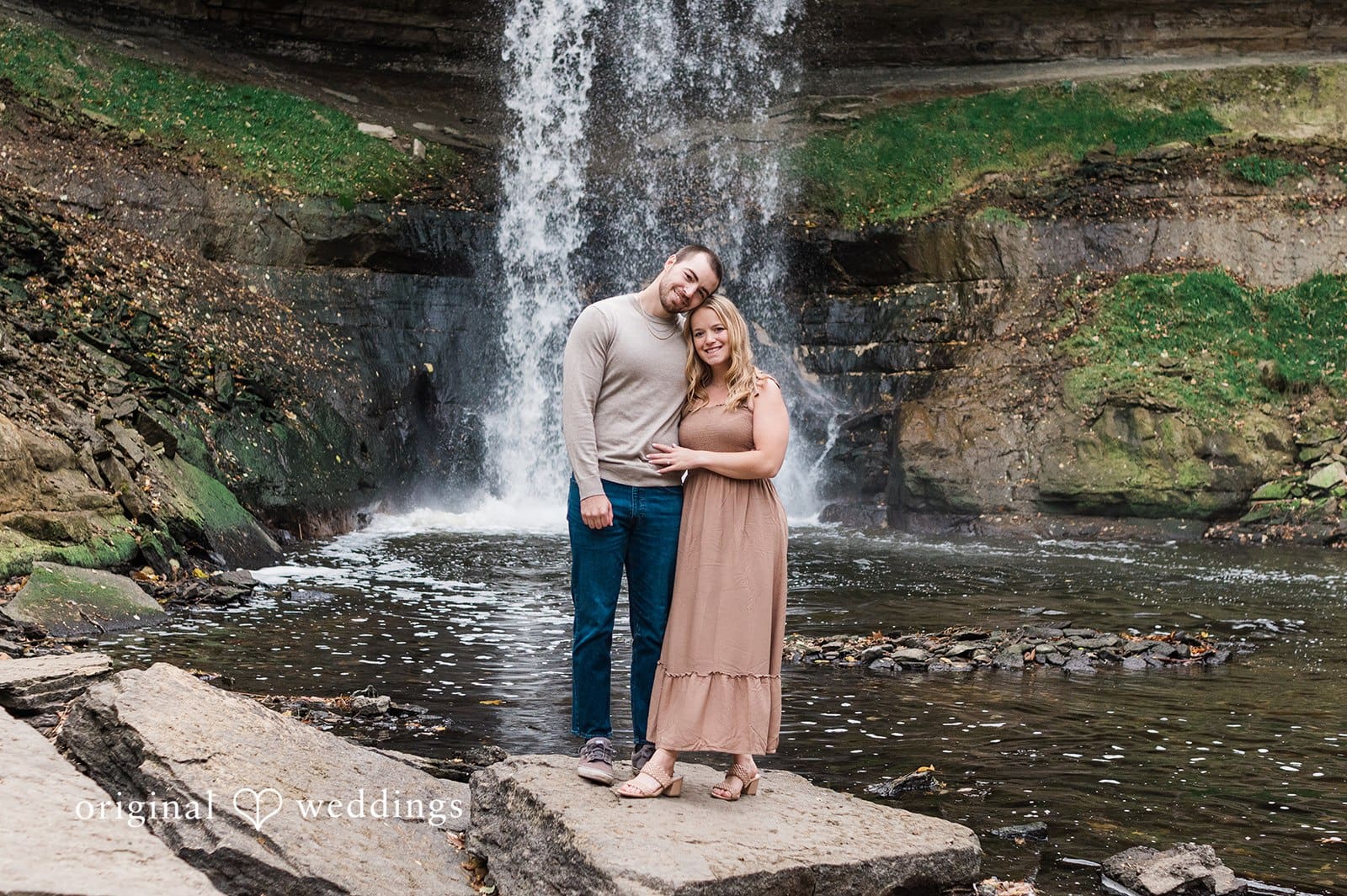 Minnehaha Regional Park Engagement // Neil & Hallie -