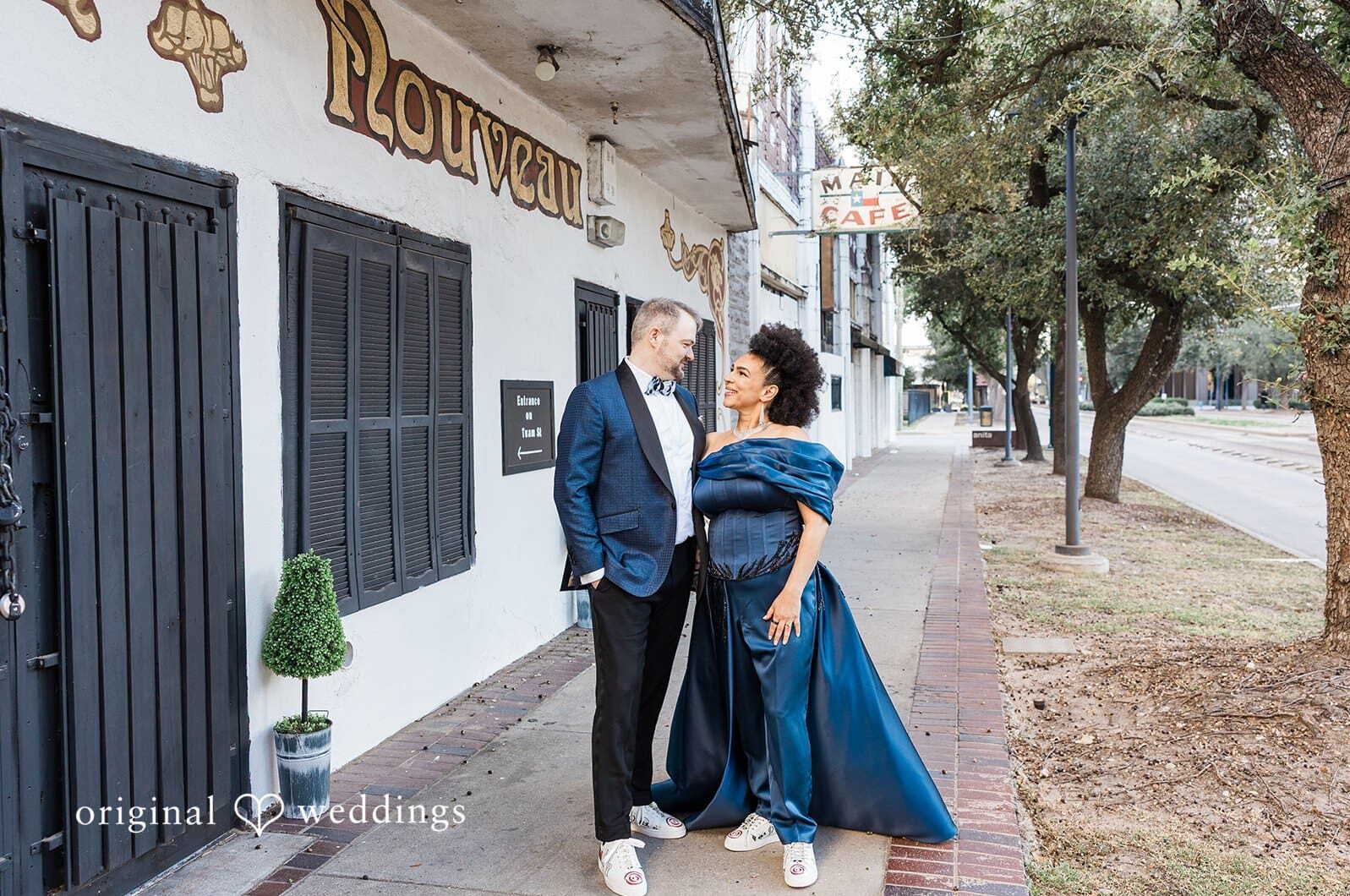 Nouveau Antique Art Bar Wedding