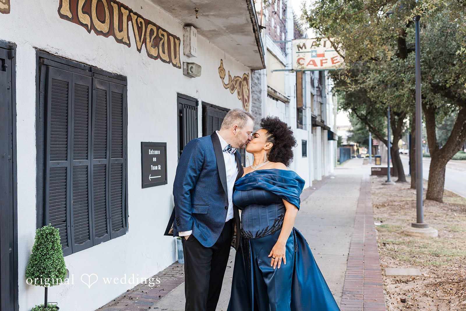 Nouveau Antique Art Bar Wedding // Michelle & Ruain -