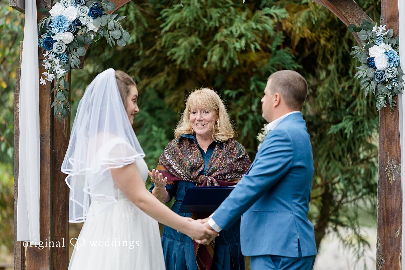 Oregon Backyard Wedding // Emily & Nick -