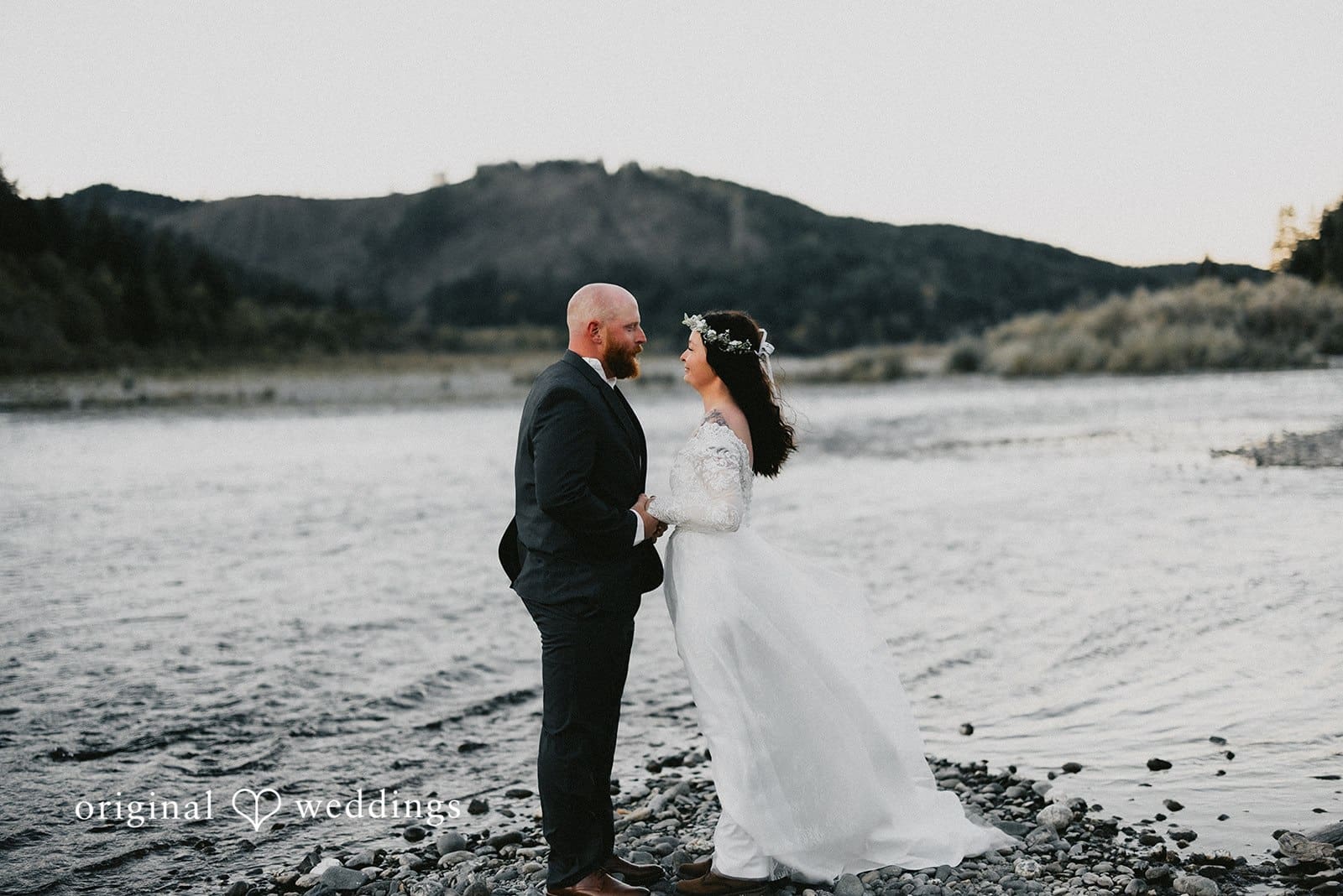 Oregon Secret Beach Wedding // Juliana & Scott -