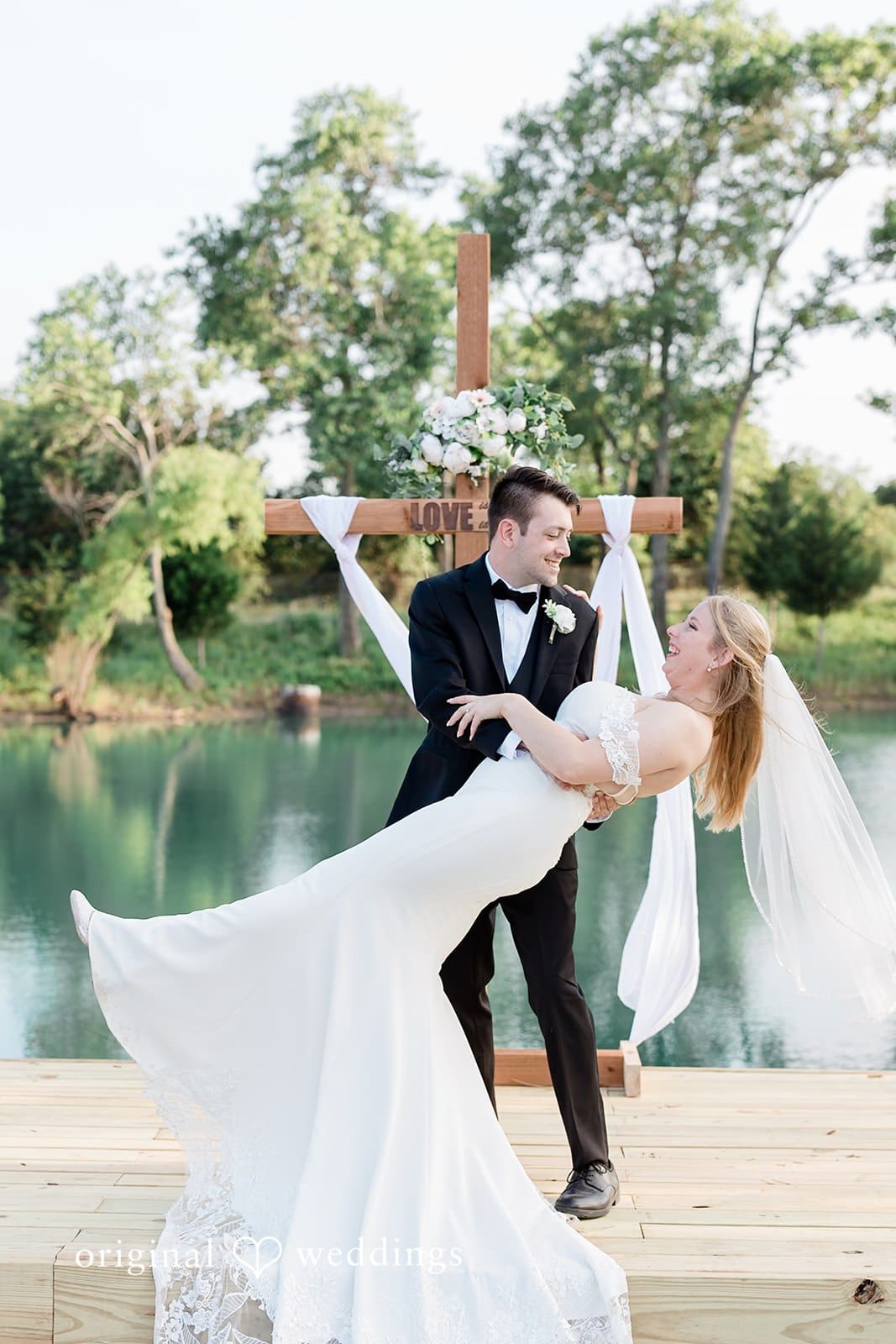 Texas Backyard Wedding // Rachael & Andrew -
