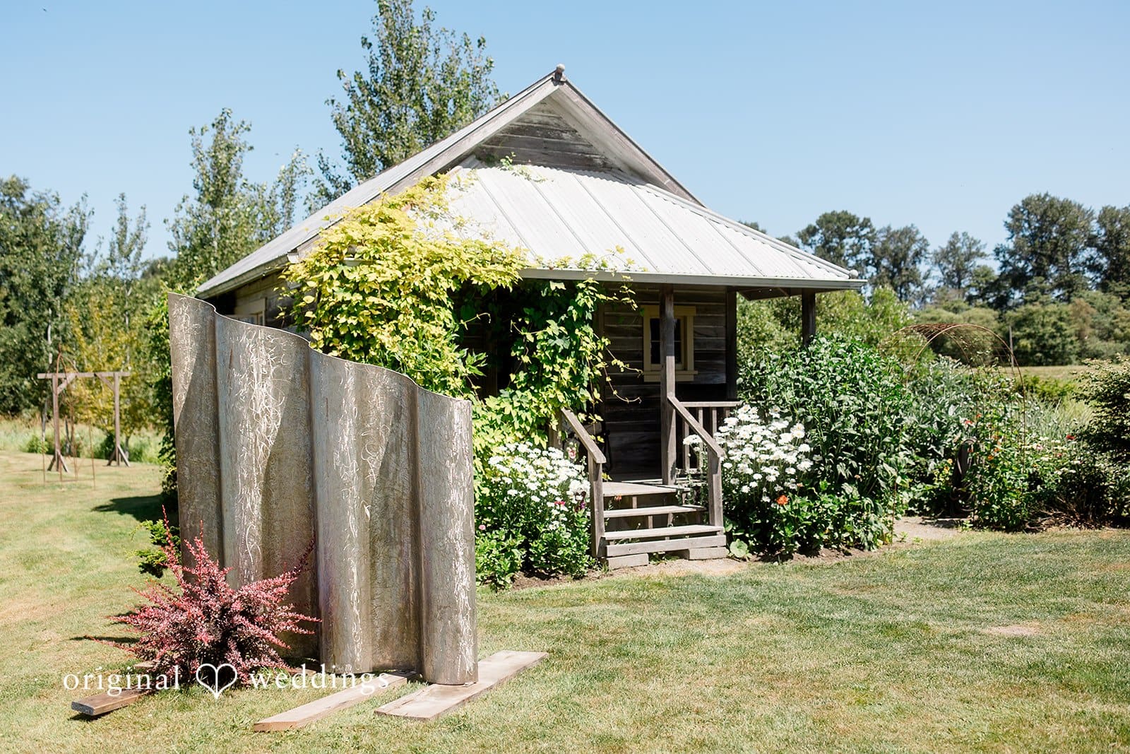 The Saltbox Barn Wedding // Alexandra & James -
