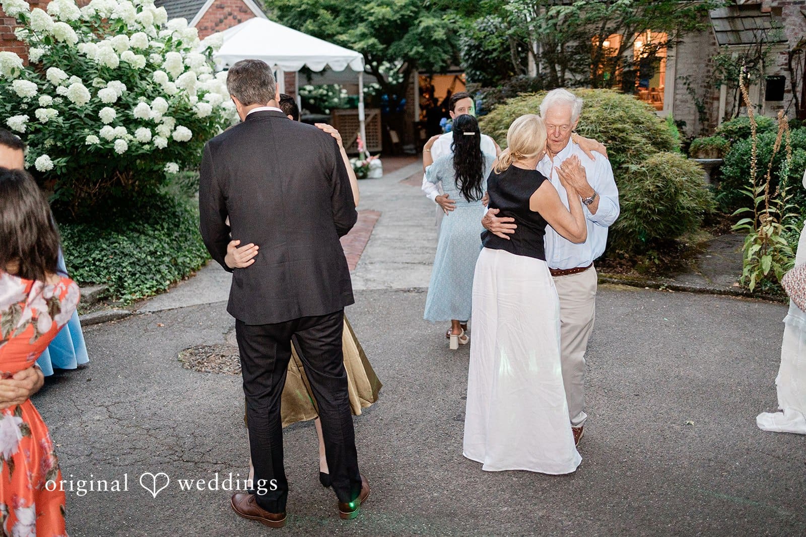 Washington Backyard Wedding // Colleen & David -