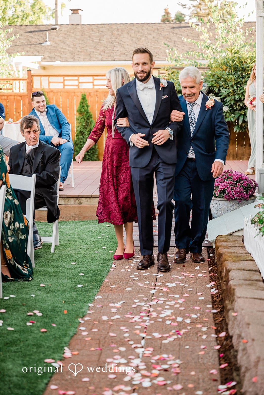 Washington Backyard Wedding // Kelsey & Brandon -