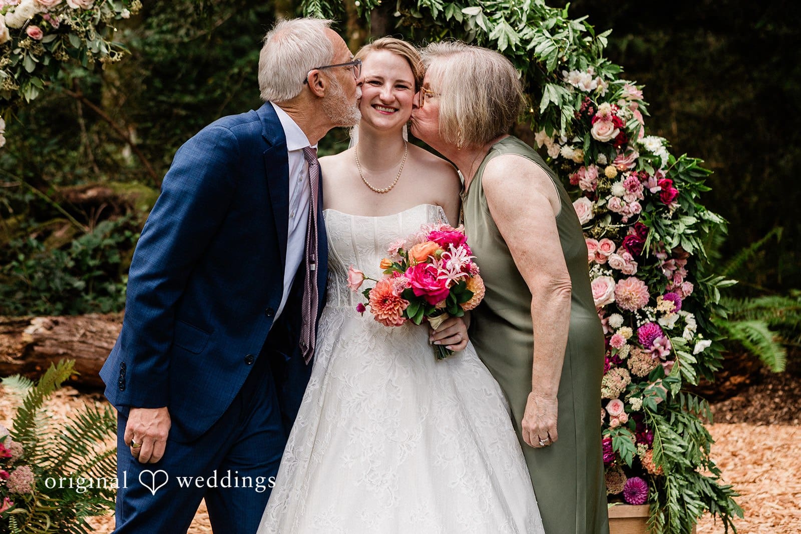 Washington Backyard Wedding // Catherine & Jonah -
