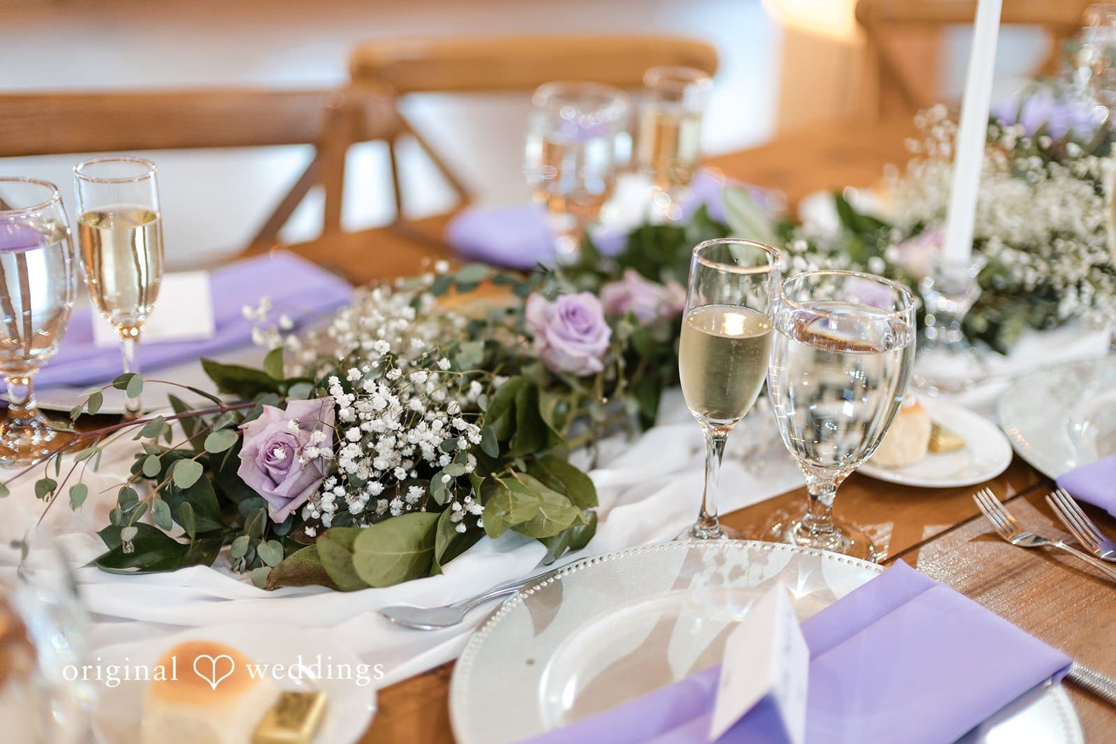 Floral table setting at Hacienda Los Robles.